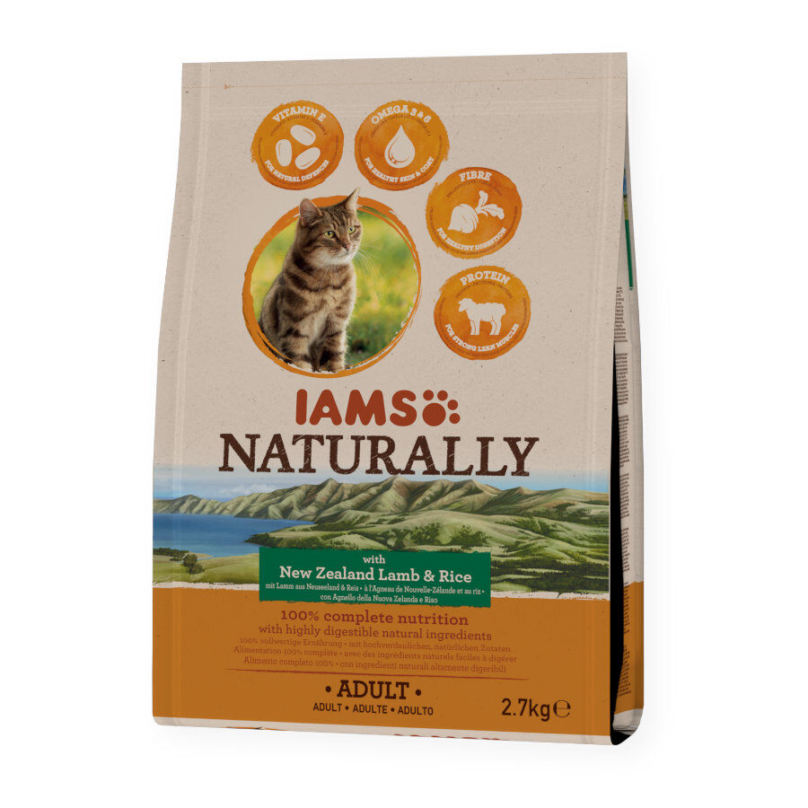 2.7 kg IAMS Adult Naturally Cordero pienso para gatos, , large Imagen numero 1