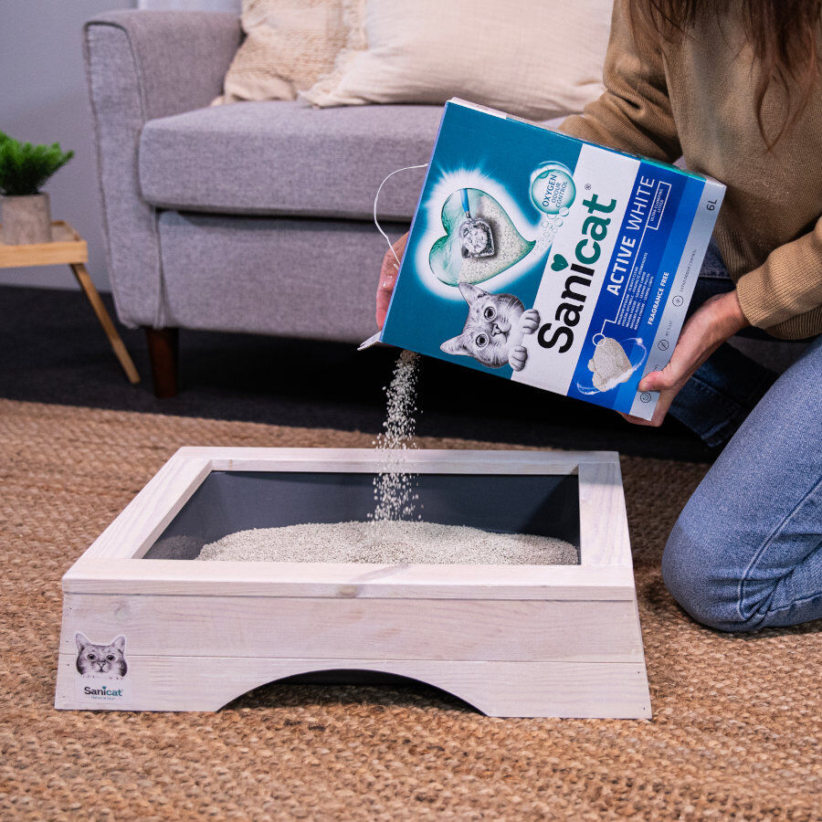 Sanicat Clumping White Arena Blanca Aglomerante sin perfume para gatos thumbnail