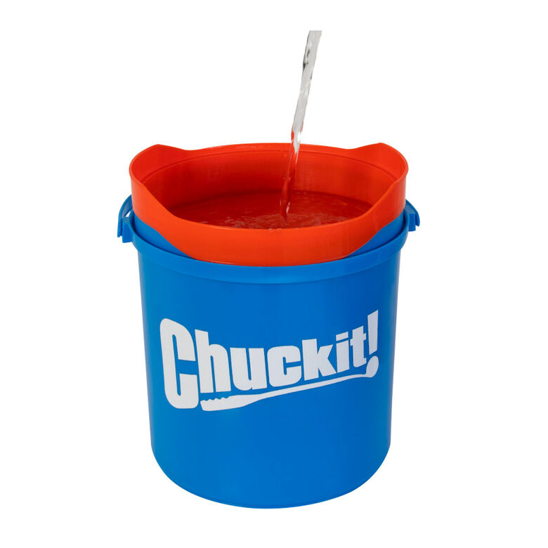 Chuckit! Cubo con Pelotas Ultra para perros thumbnail