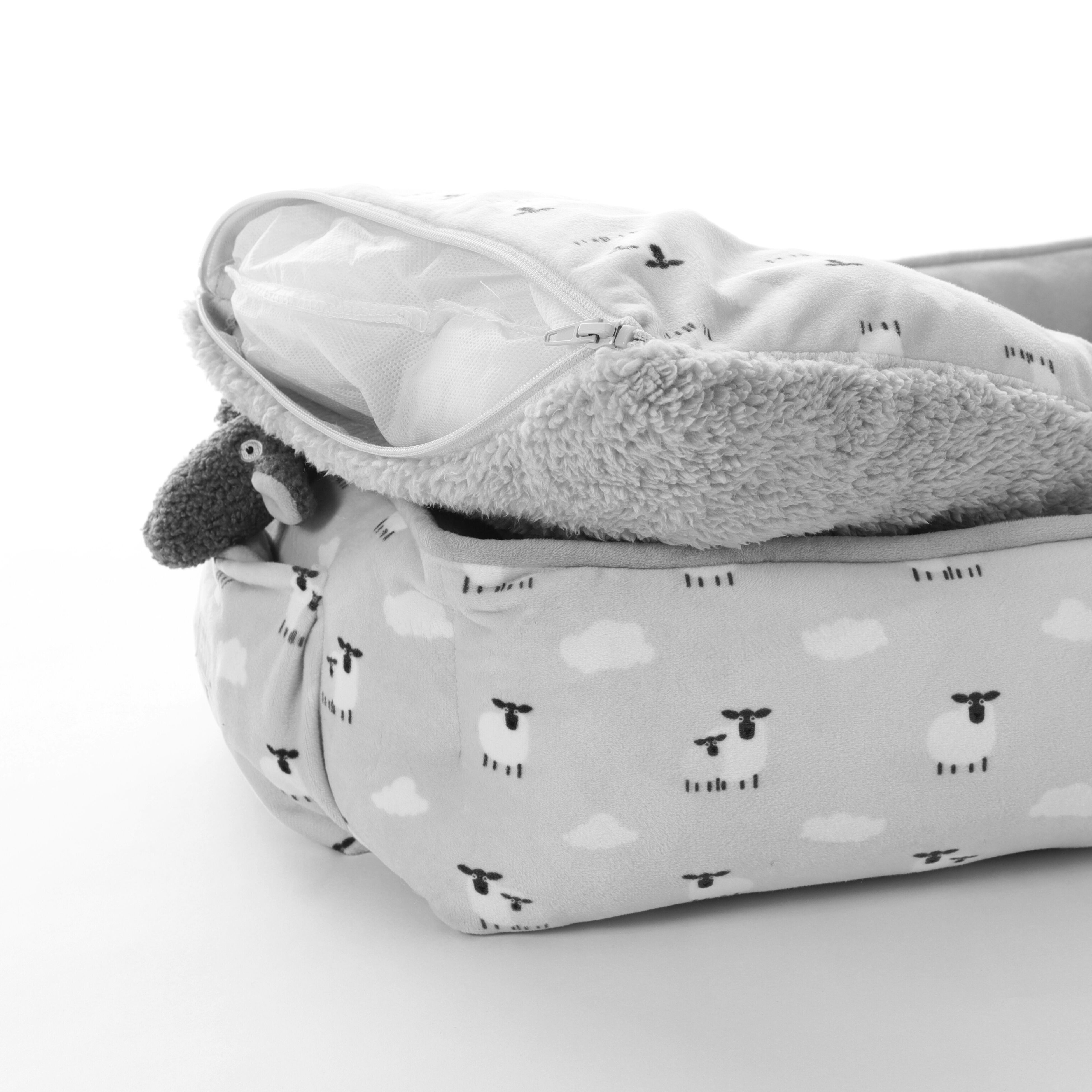 Leeby Cuna de Ovejitas con Cojín Desenfundable y Juguete para cachorros thumbnail